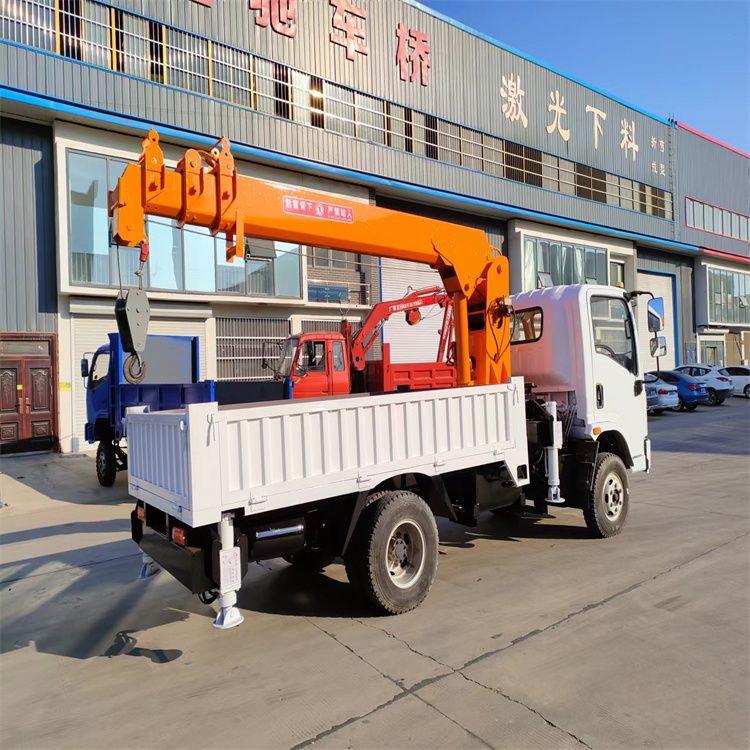 怀来县三轮随车吊定制 农用改装机自备吊中瑞长期出售