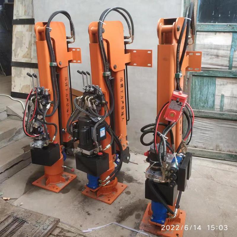 怀来县重汽蓝牌随车吊 3.2吨 国六动力强 液压驱动 农用自卸起重机